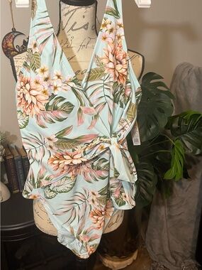 BNWT Kona Sol Tropical Floral Wrap One-Piece Swimsuit Mint & Peach W Size 12/14
